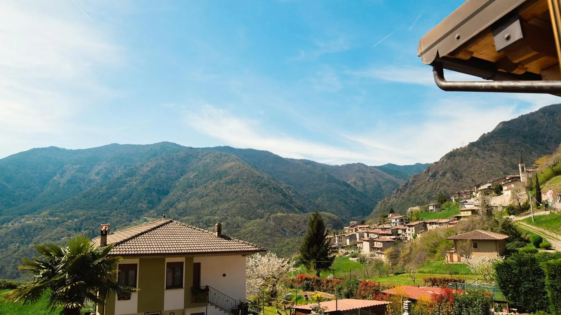 Casa Giacomo - Wunderschoenes Landhaus Am Gardasee-Tremosine Pieve  Italy