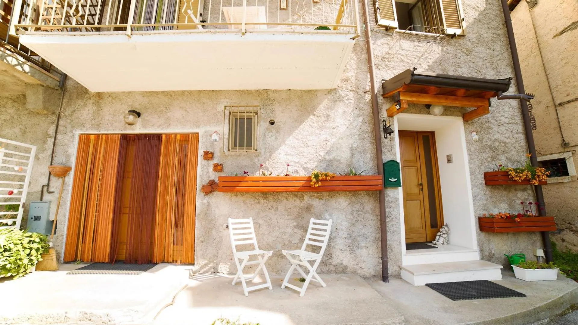 Casa Giacomo - Wunderschoenes Landhaus Am Gardasee-Tremosine Pieve  0*, Pieve (Lombardy)